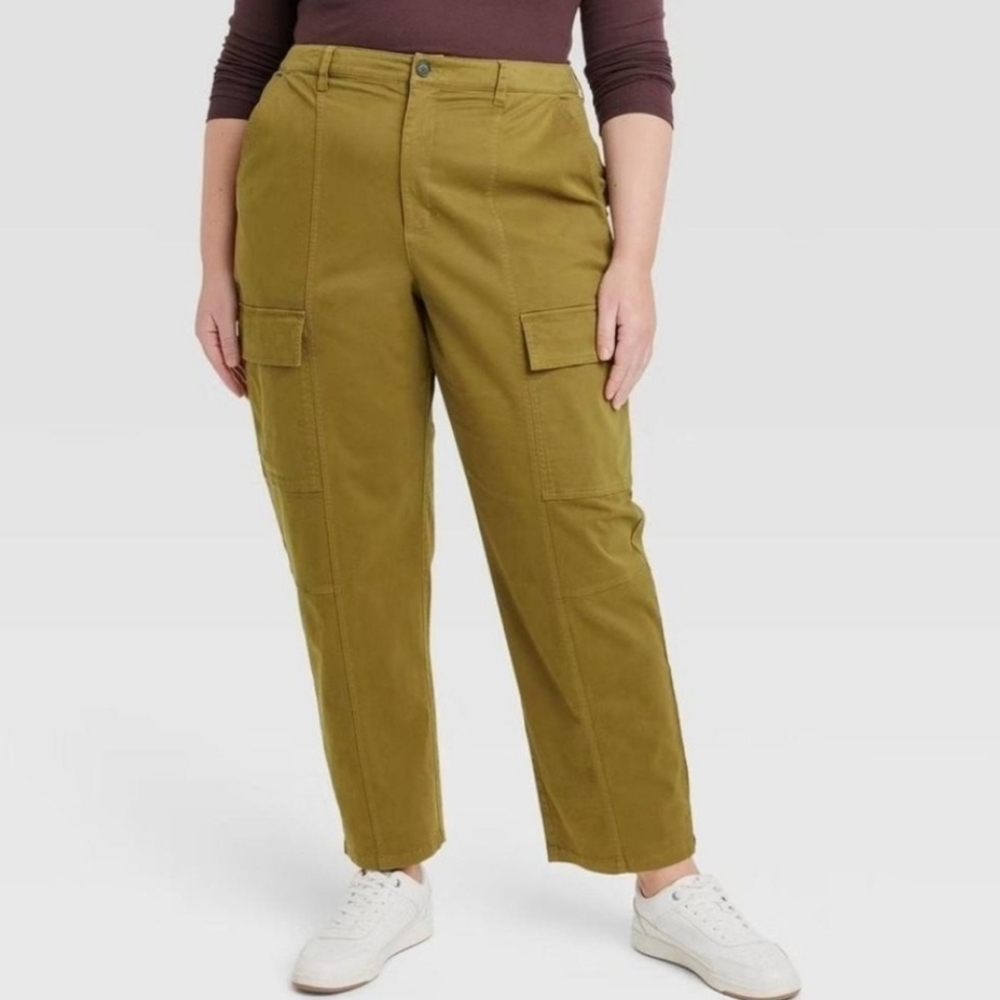 Women's Olive Green Cargo Pants - 4 Universal Thread